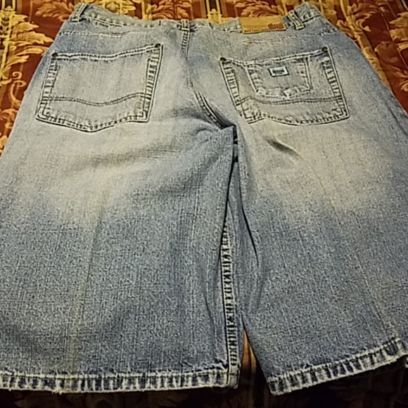 VIBES Gold Label Denim Shorts - Picture 8 of 8